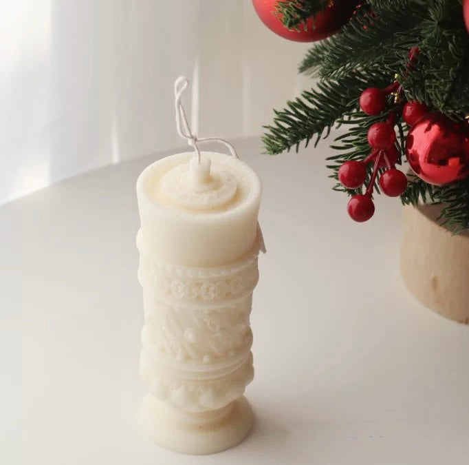 Toten pillar candle
